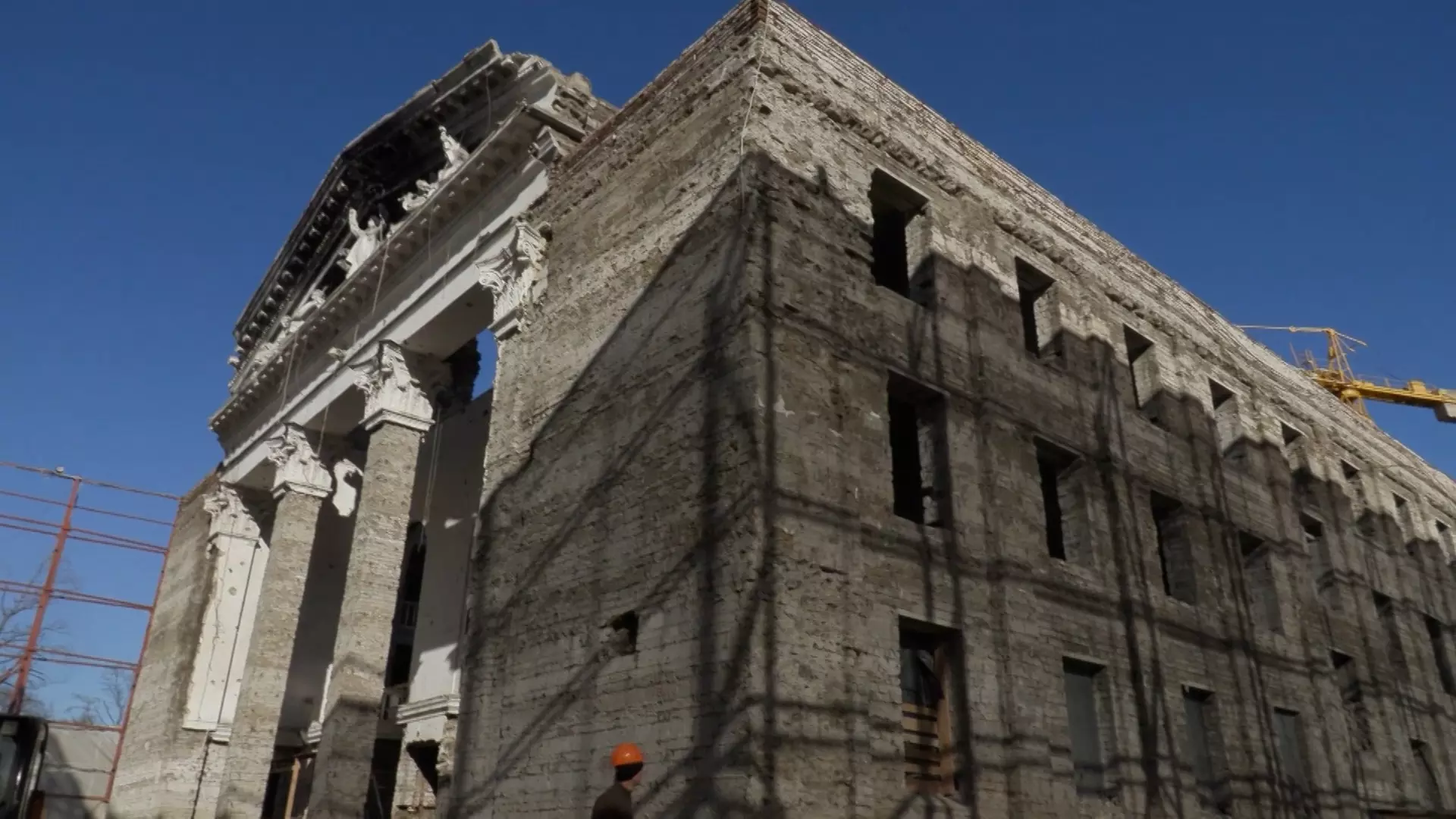 Восстановленный театр в Мариуполе оборудуют пандусами и лифтами для людей с ограниченными физическими возможностями