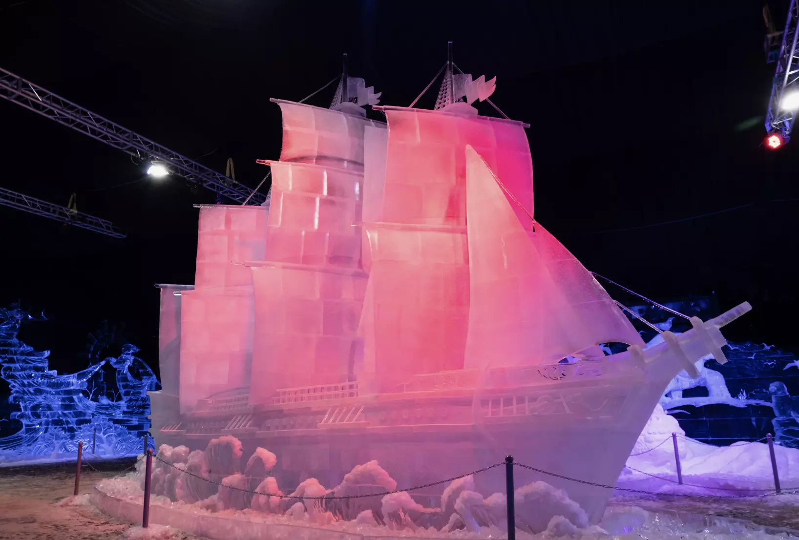 Фестиваль ледовых скульптур открыли в Петропавловской крепости