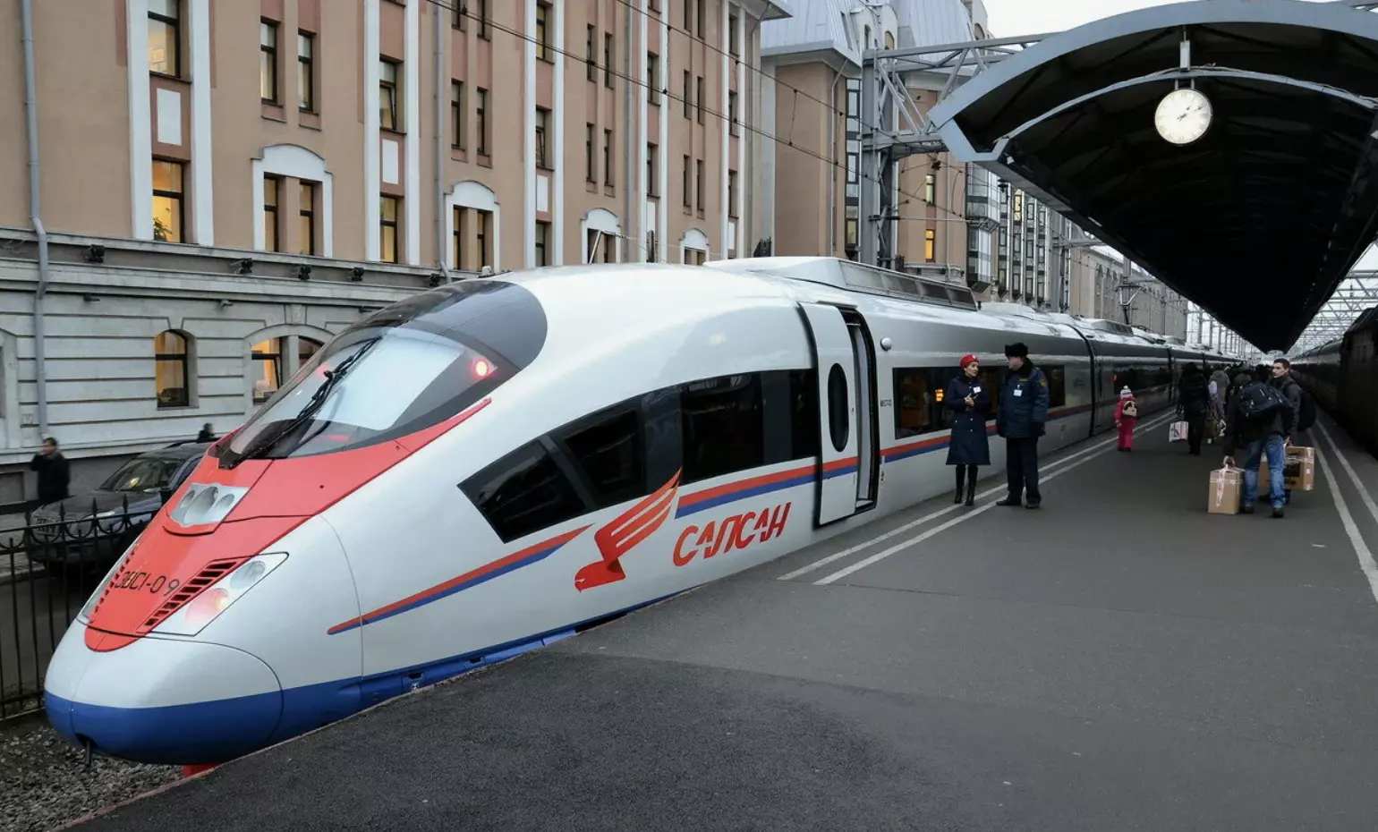 Из Петербурга в Москву на майские праздники  запустят дополнительные поезда