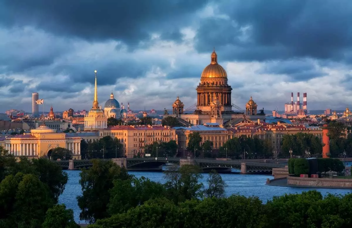 Санкт-Петербург вошел в топ направлений на майские праздники