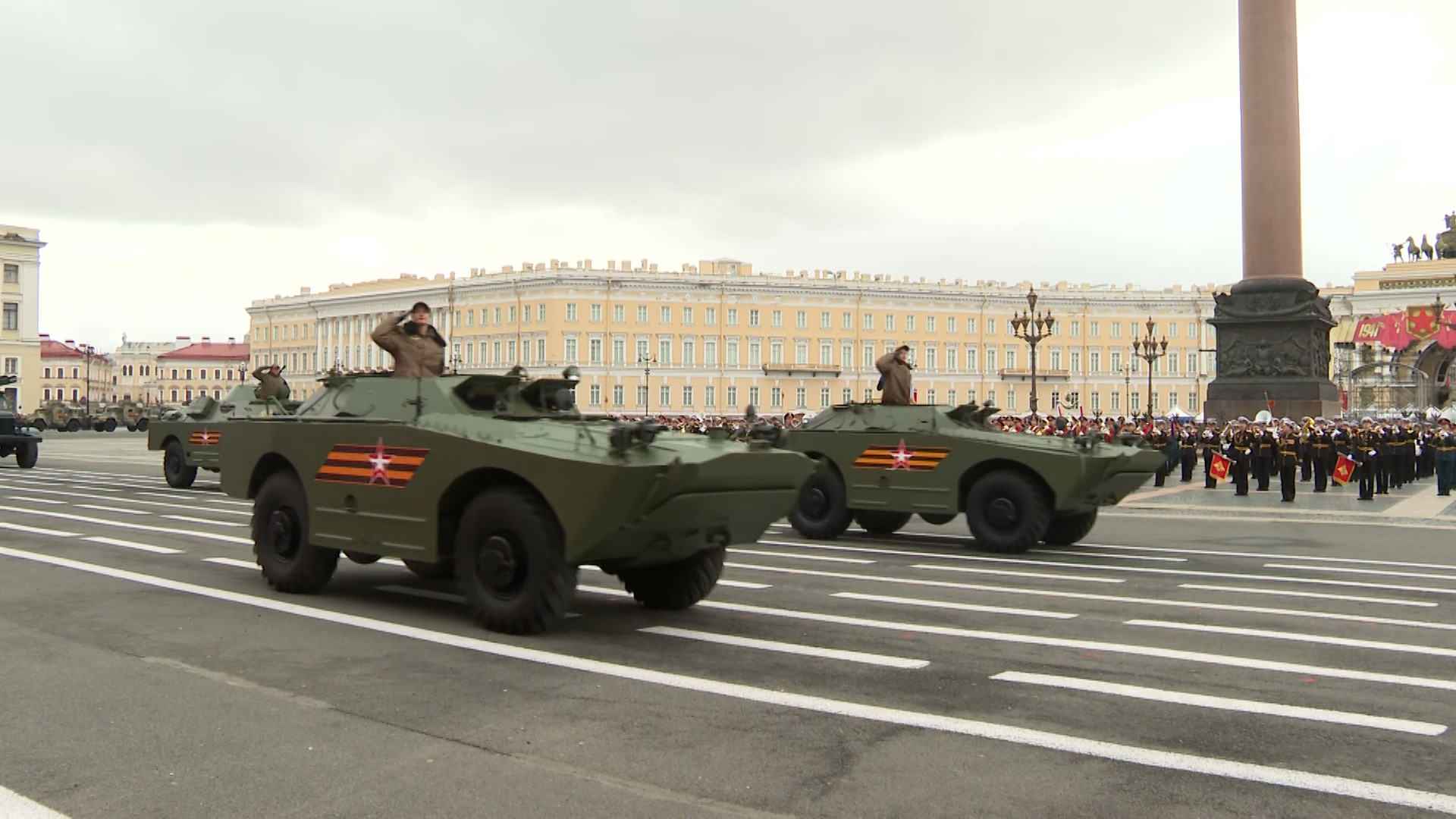 На Дворцовой площади прошла репетиция парада Победы - 5 мая 2024 -  Петербург Онлайн