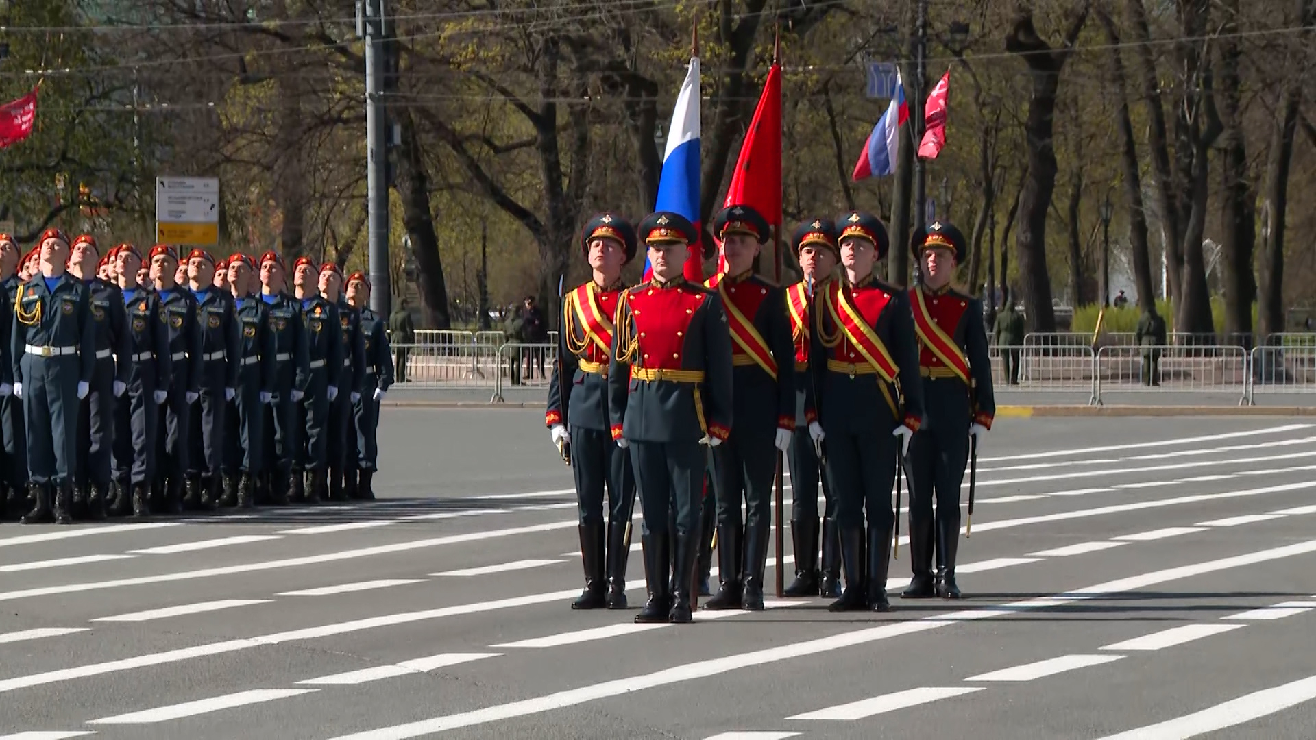 На Дворцовой площади проходит Парад Победы - 9 мая 2024 - Петербург Онлайн