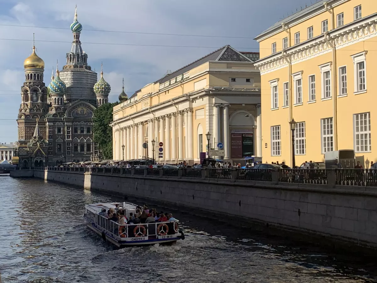 Экономика Санкт-Петербурга пополнилась более чем на 483 млрд рублей благодаря туристическому потоку
