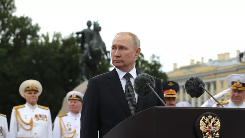Президент России примет участие в военно-морском параде 