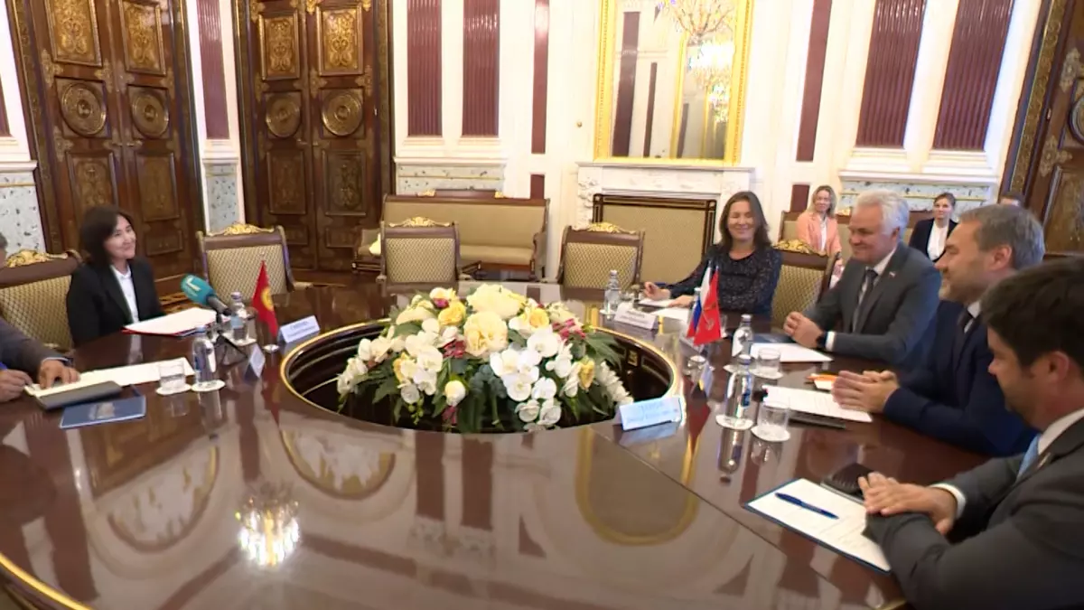 В Мариинском дворце прошла встреча с генконсулом Киргизской республики