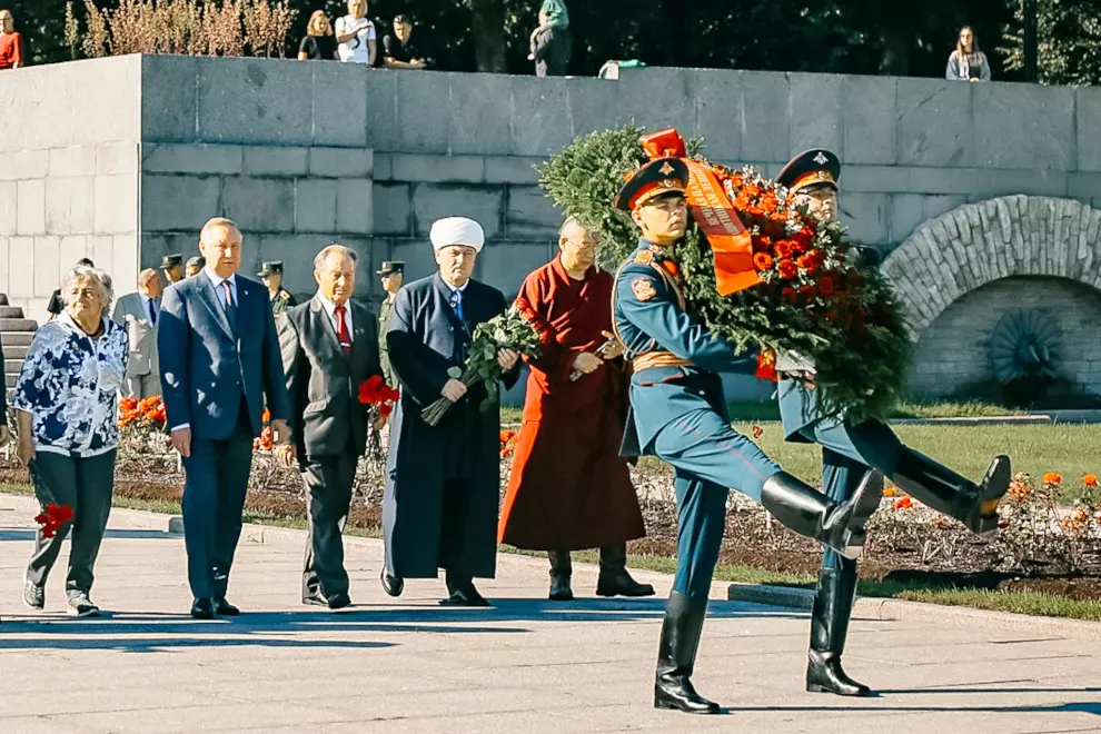 Церемония в память о память жертв блокады состоялась на Пискаревском мемориальном кладбище