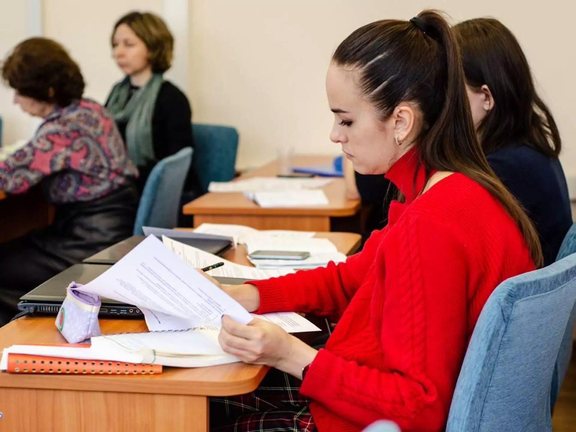 Петербург выделяет средства на закупку учебной литературы на русском языке