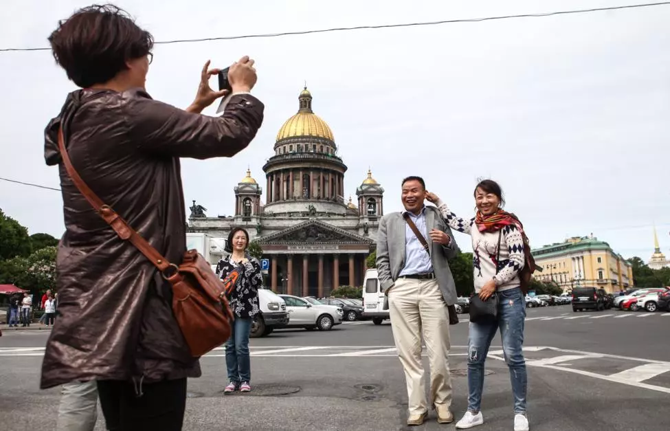 В 2024 году поток иностранных туристов в Северной столице вырос на 46%