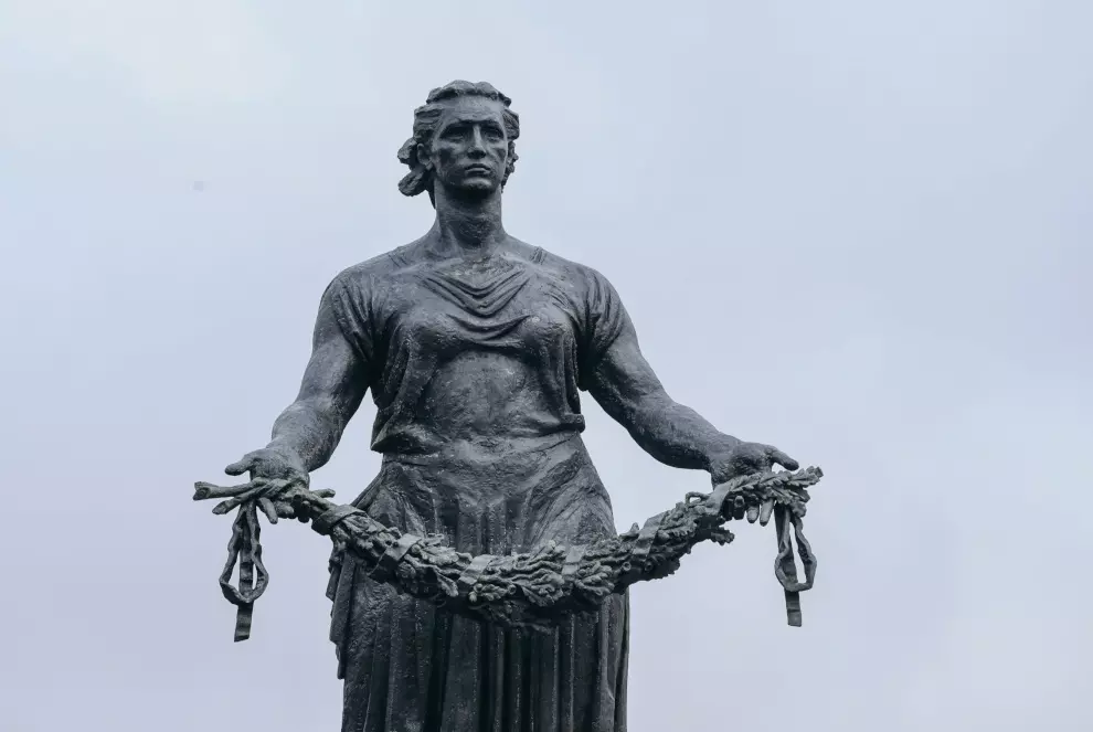 65 лет назад был открыт комплекс Пискаревского мемориального кладбища