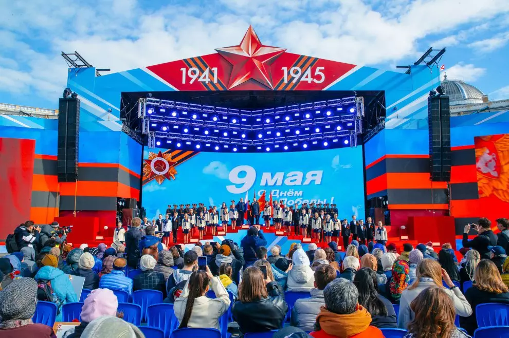 На Дворцовой площади состоялся торжественный концерт, посвящённый Великой Победы