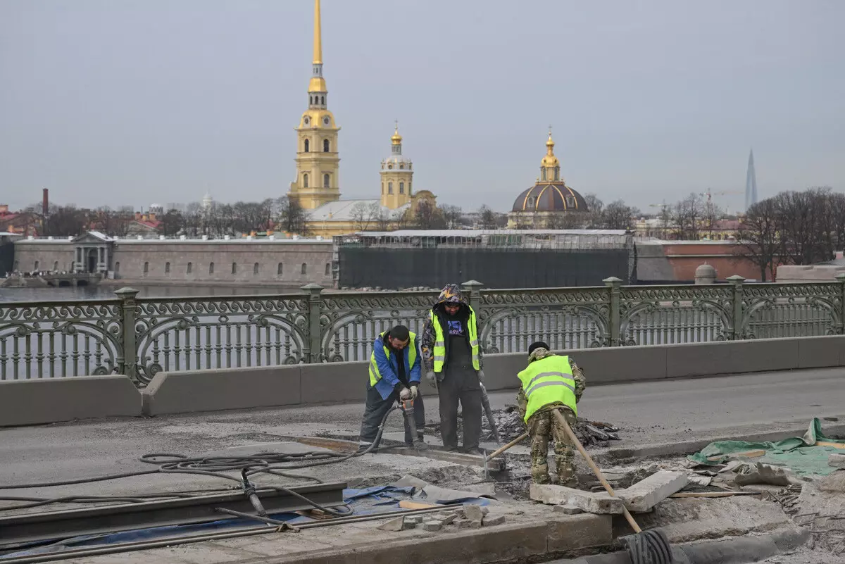 Ремонт Троицкого моста завершился досрочно