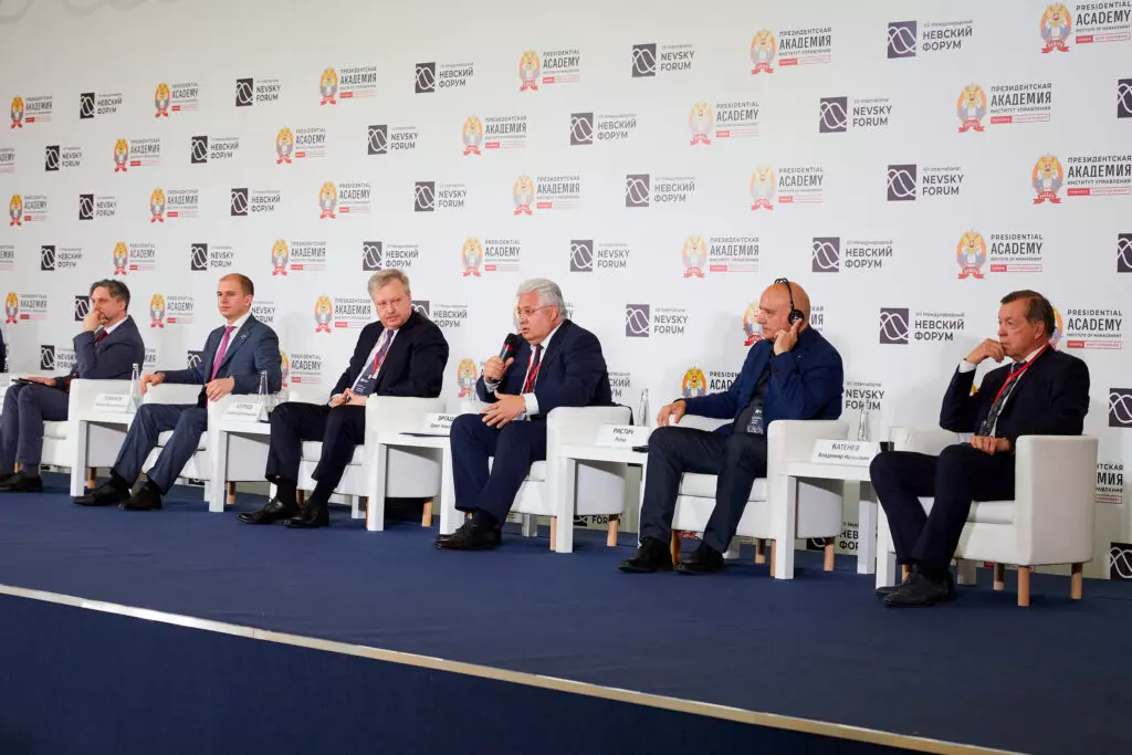 IX Международный Невский форум проходит в Санкт-Петербурге. Участие приняли 45 регионов России и 13 стран.