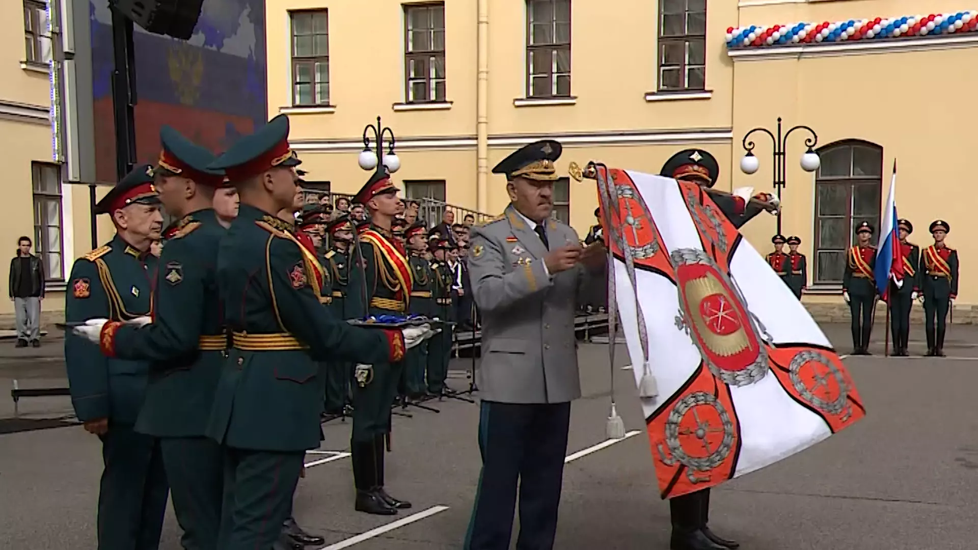 Суворовское военное училище отмечает сегодня 70-летие со дня основания