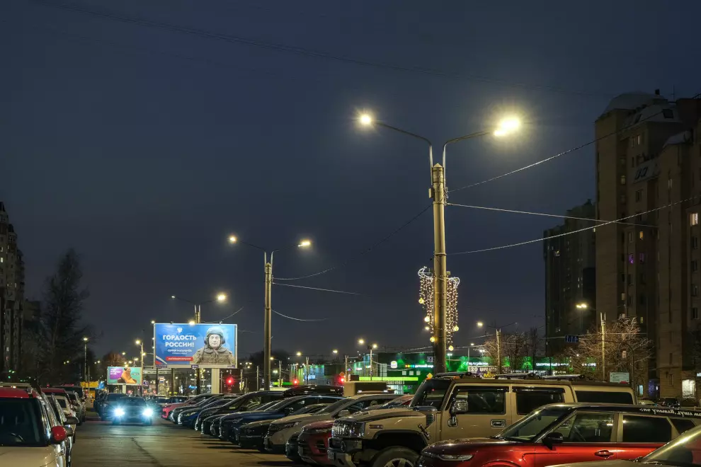 Завершена масштабная модернизация наружного освещения на двухкилометровом участке улицы Савушкина 