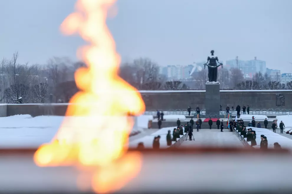 На Пискарёвском  кладбище состоялась торжественно-траурная церемония возложения венков и цветов
