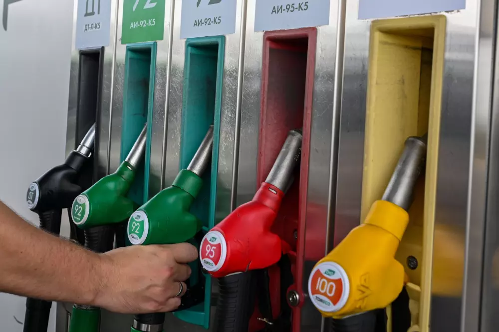 В городе запретили продажу нефтепродуктов несовершеннолетним 