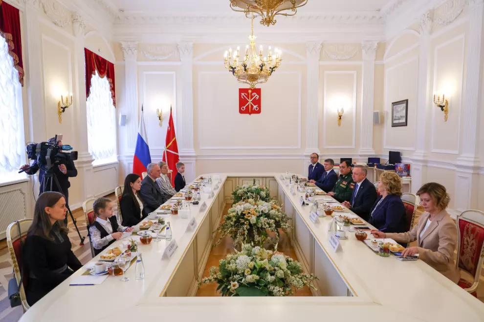 В Смольном передали Золотую Звезду Героя России родным погибшего командира Андрея Онькина