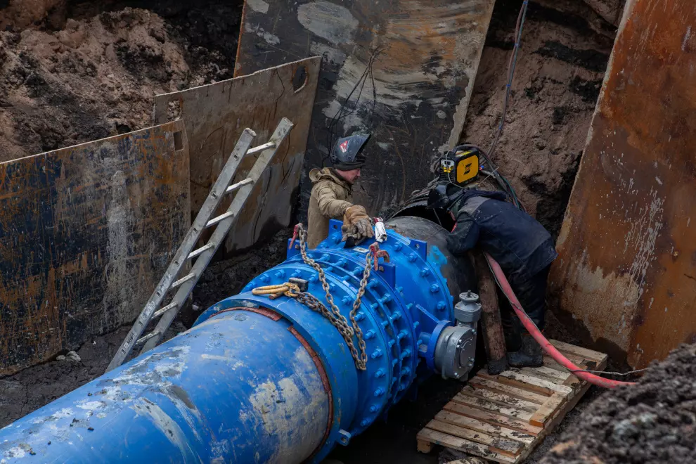 На участке Богатырского проспекта  завершена реконструкция водопроводной магистрали