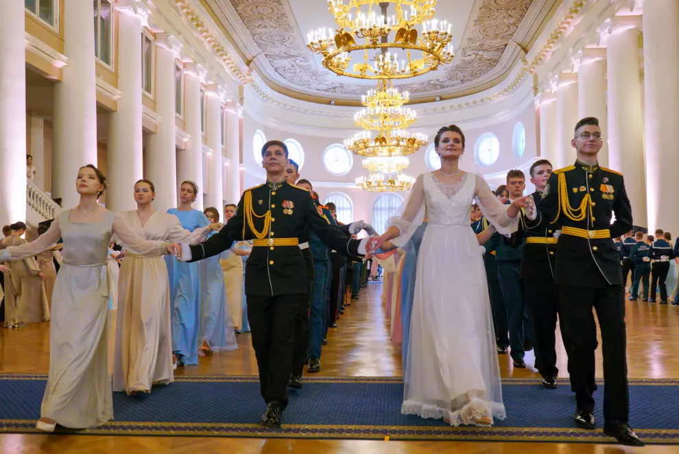 В Екатерининском зале прошёл Кадетский бал