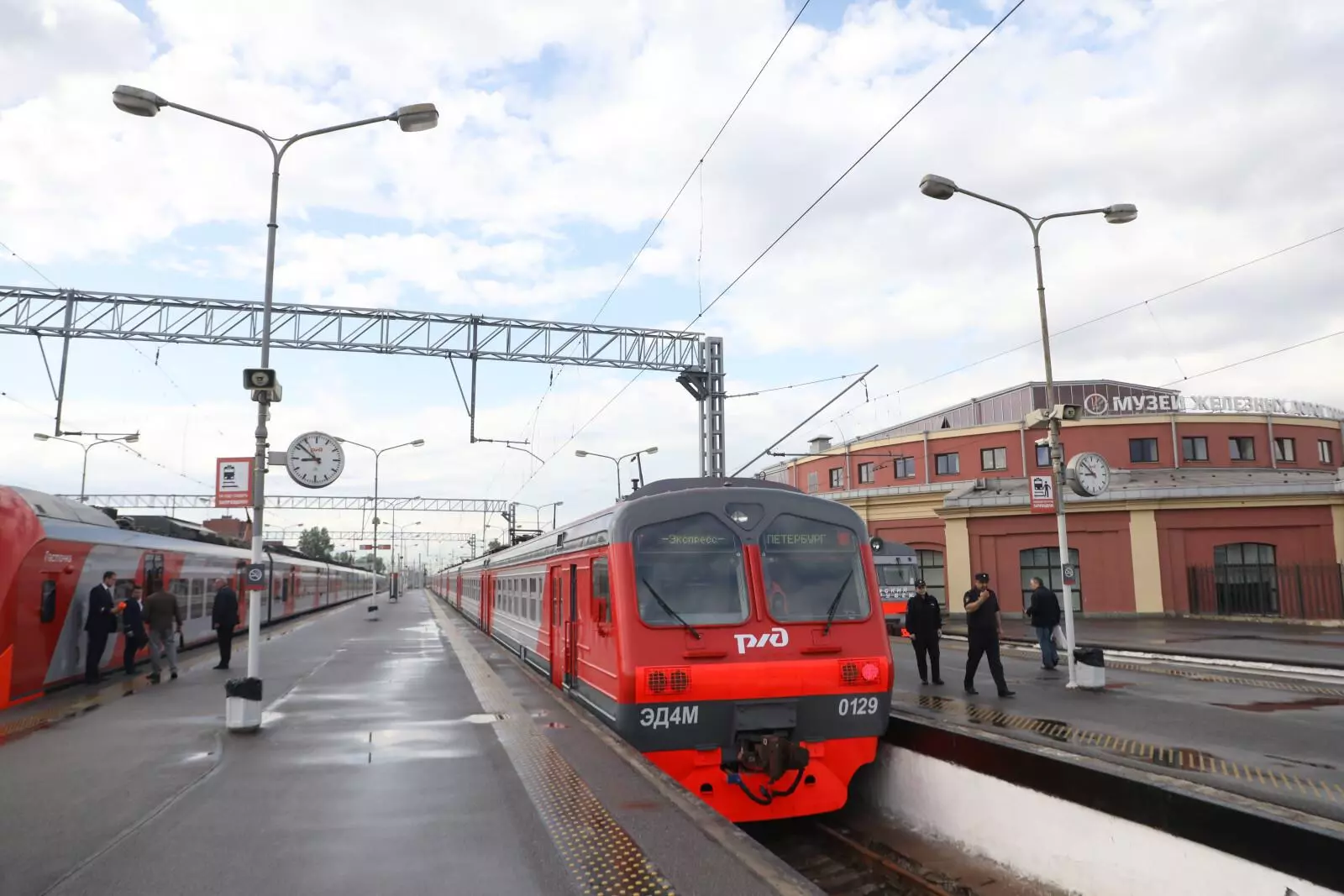 Открыты движение пригородных поездов между Петербургом и Гатчиной