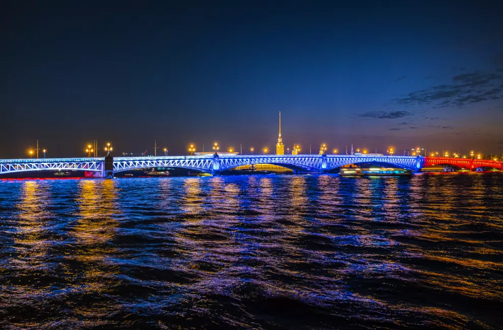 Петербург отметит праздник торжественной световой программой