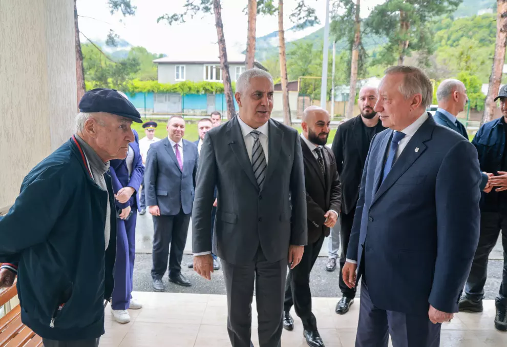 Губернатор побывал в районной больнице посёлка Дзау