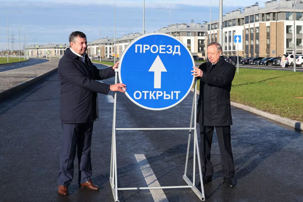 Александр Беглов открыл движение по новому участку проспекта Ветеранов 