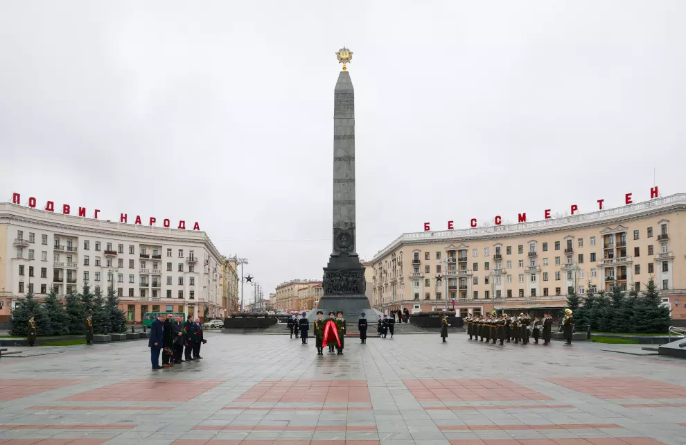 Губернатор посетил Монумент Победы в Минске